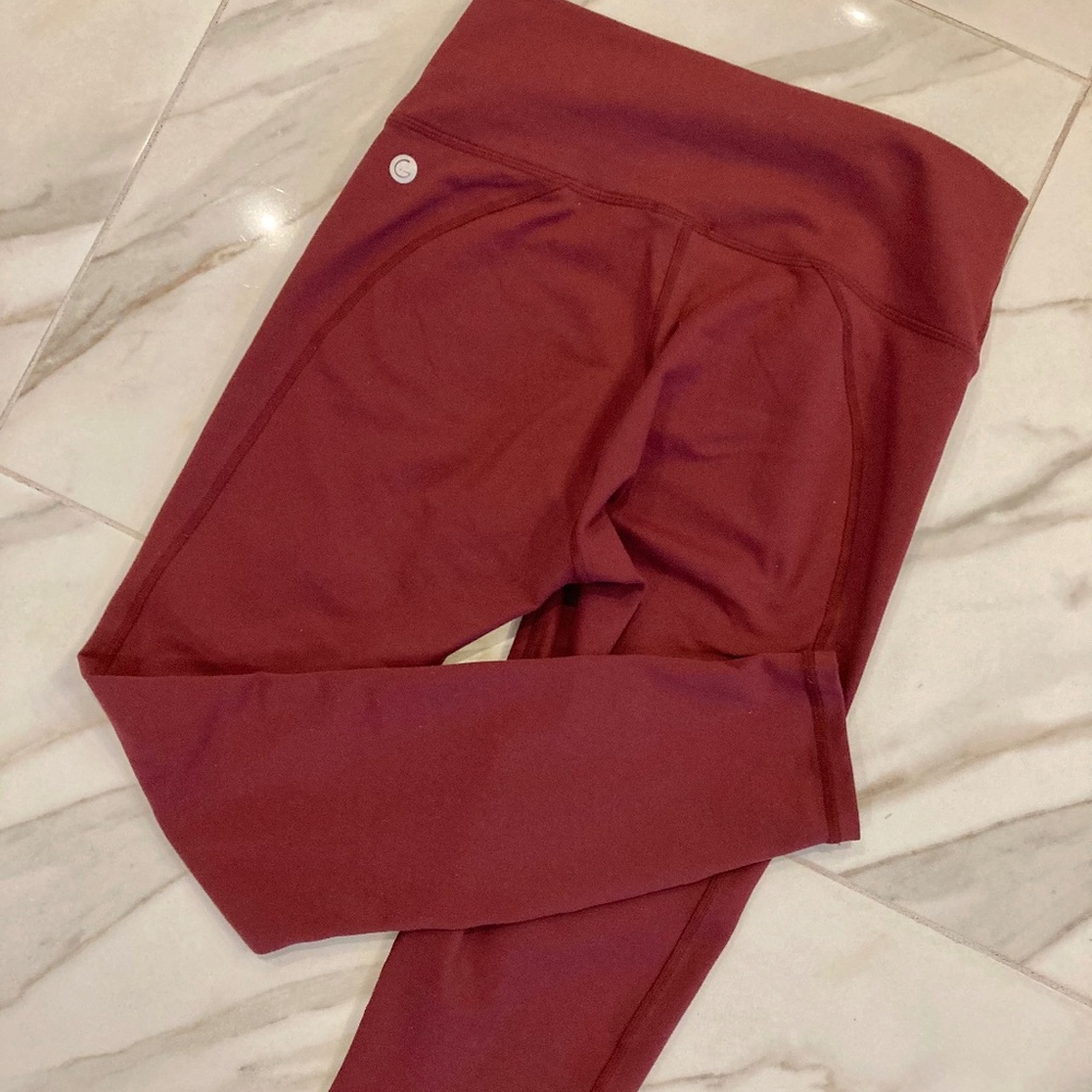 Guru Active leggings, size small